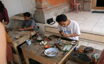 Handarbeit in Bali
