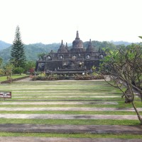 Visit the temples in Bali