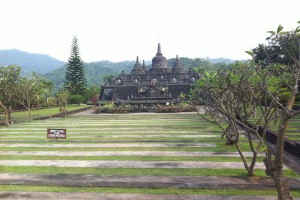 Visit the temples in Bali