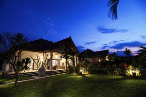 Ferienhaus Bima Sena in Bali in der Nacht